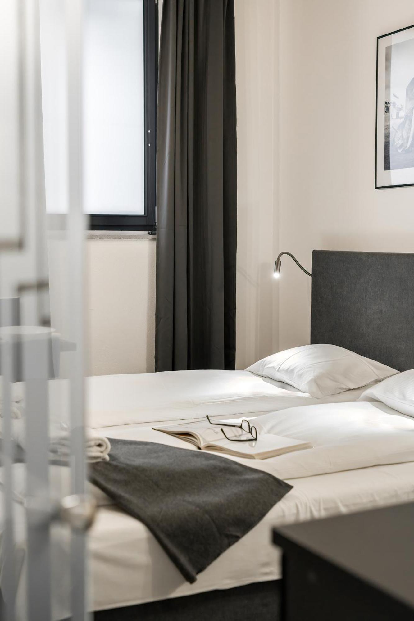 Level -1 Loft Apartments City Center By Renters Poznań Eksteriør billede